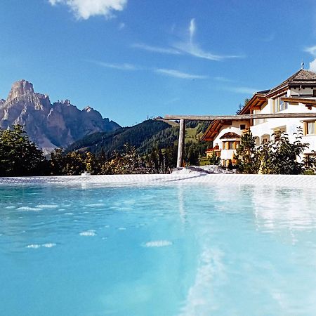 Hotel Costes Corvara In Badia Esterno foto