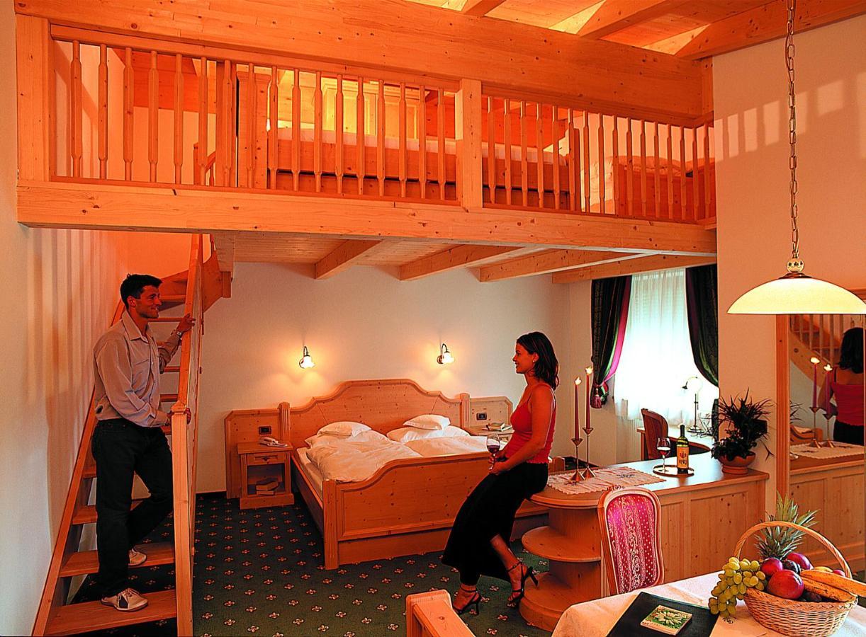 Hotel Costes Corvara In Badia Esterno foto