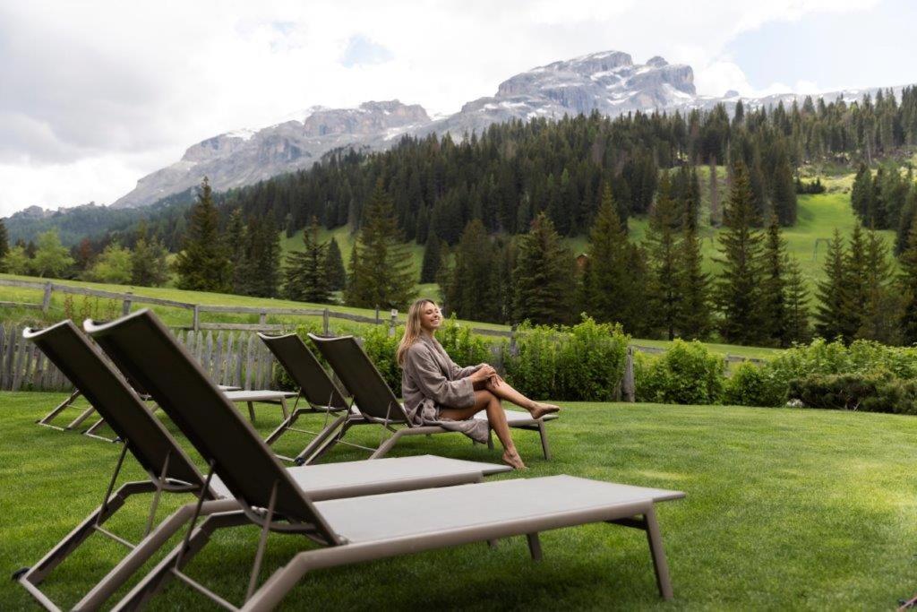 Hotel Costes Corvara In Badia Esterno foto