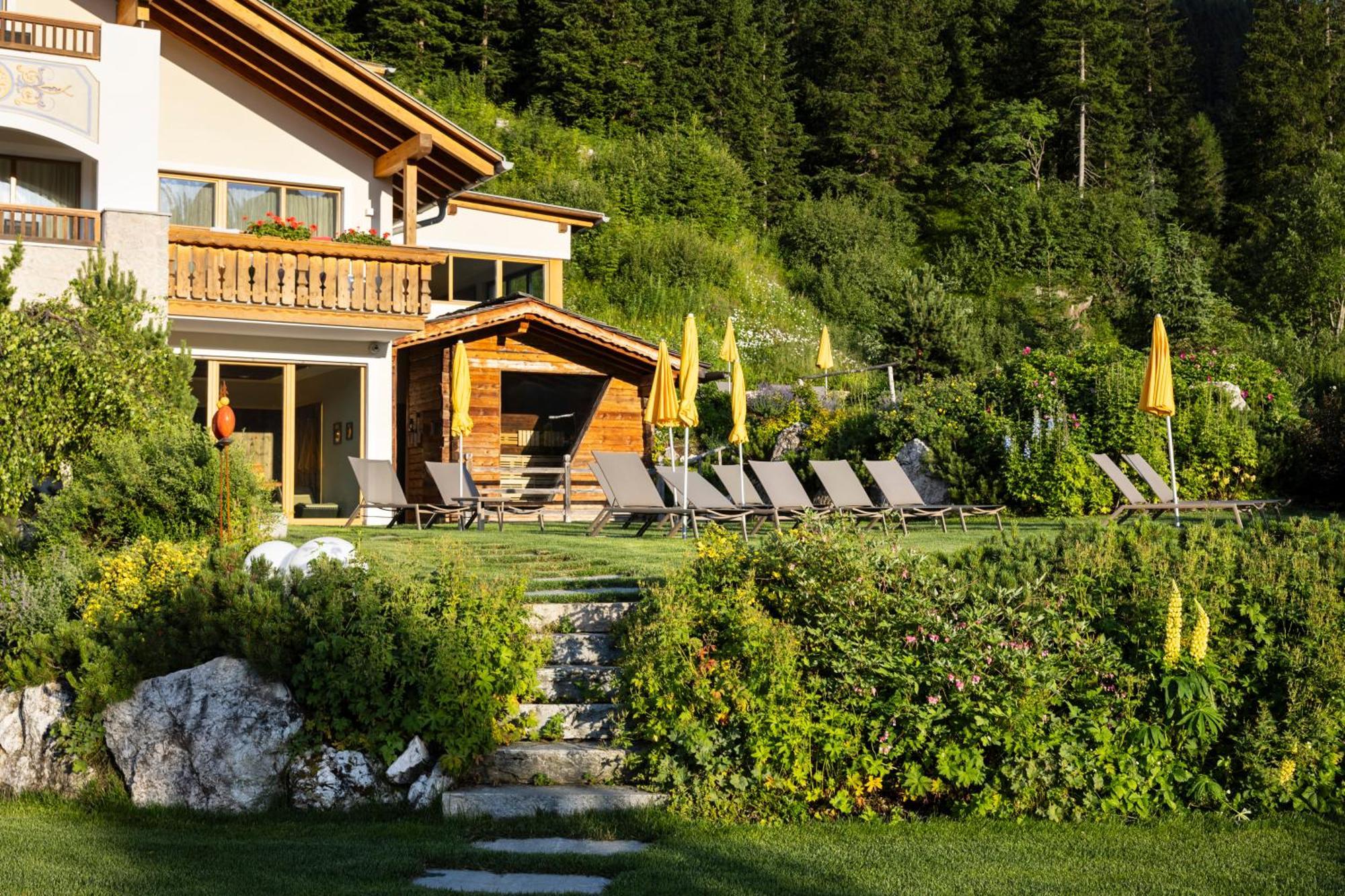 Hotel Costes Corvara In Badia Esterno foto
