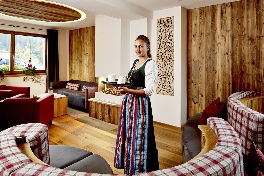 Hotel Costes Corvara In Badia Esterno foto