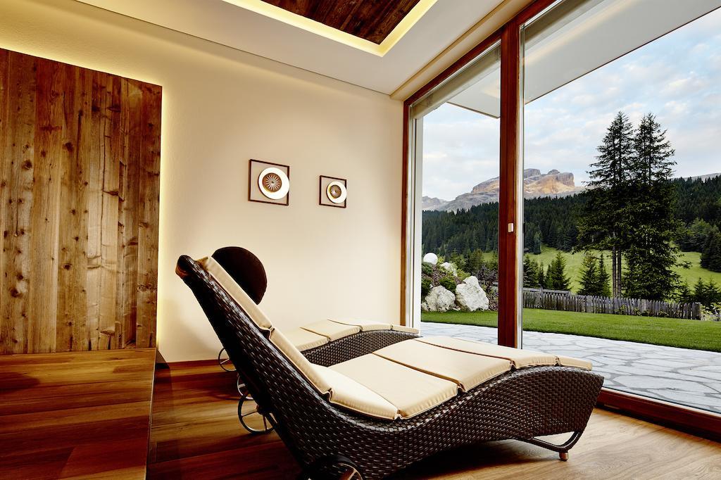 Hotel Costes Corvara In Badia Esterno foto