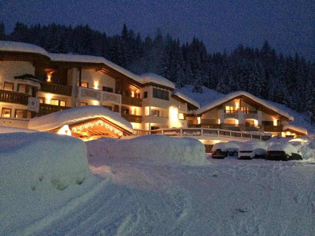 Hotel Costes Corvara In Badia Esterno foto
